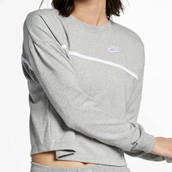 Nike Women’s Jersey Crew Neck Loose-Fitting Cropped Pullover, Size Medium - Picture 1 of 6